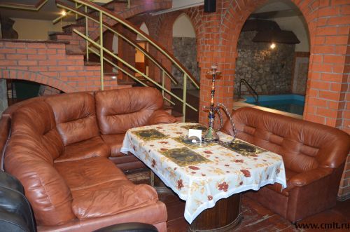 Площадь: 240 кв.м., вместимость - 15 чел. В Бане есть прокат и продажа сопутствующих товаров.Прекрасный зал отдыха и большой телевизор.Приглашаем всех желающих попариться и отдохнуть в кругу друзей. 