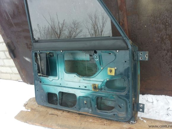Дверь передняя на ВАЗ-2107. Фото 1.