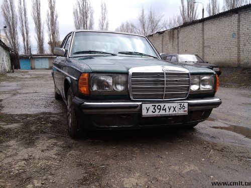 Mercedes-Benz 230 - 1977 г. в.. Фото 1.