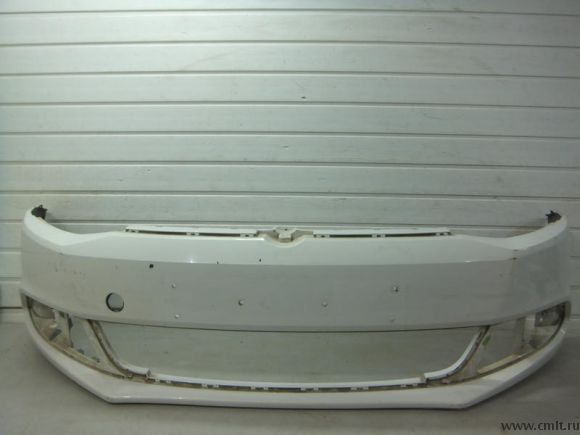 Бампер передний VW JETTA 11- б/у 5C6807217GRU 4*. Фото 1.