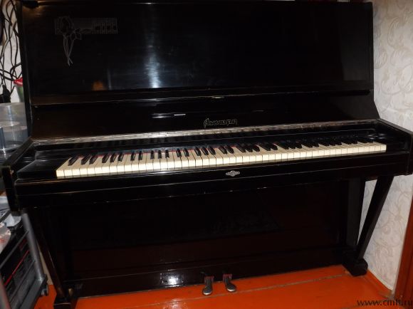 Продам пианино Аккорд, годы выпуска 1950-е. Фото 1.