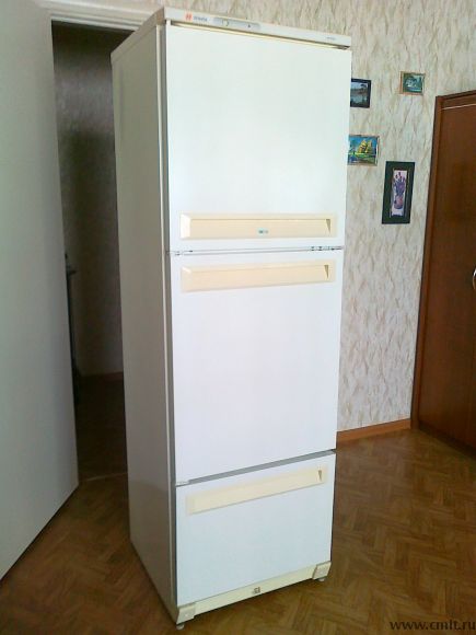 Холодильник Stinol трёхкамерный. Фото 2.