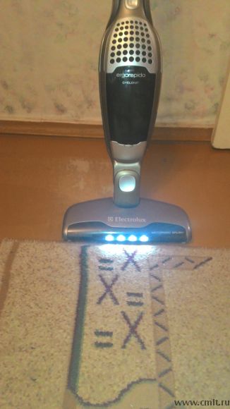 Пылесос Electrolux ergorapido 2 in 1. Фото 1.