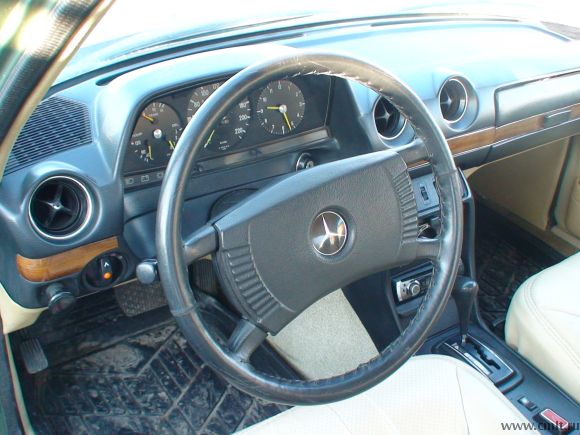 Mercedes-Benz 280 - 1979 г. в.. Фото 8.