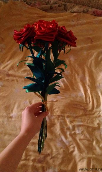 Розы из атласных лент. Фото 4.