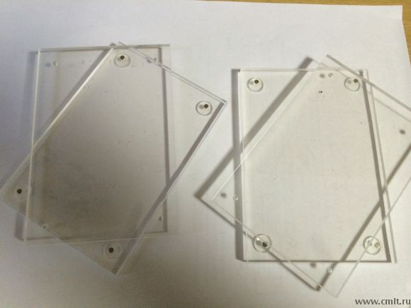 Ценникодержатели из толстого оргстекла на магнитах. Фото 4.