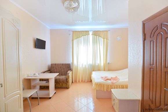 Одно-двух-трехкомнатные гостиничные номера. Эконом. Фото 1.