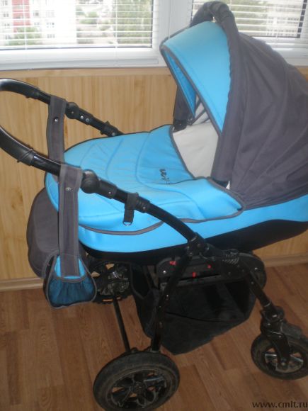 Детская коляска. Фото 1.