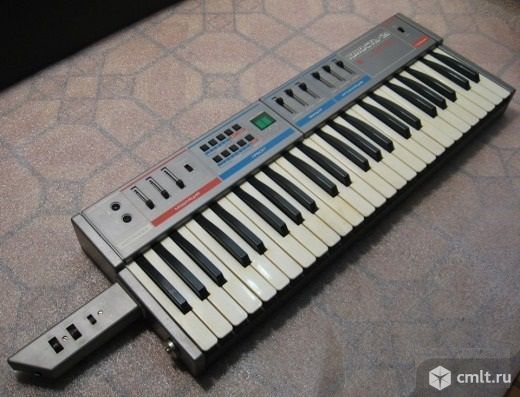 синтезатор Юность